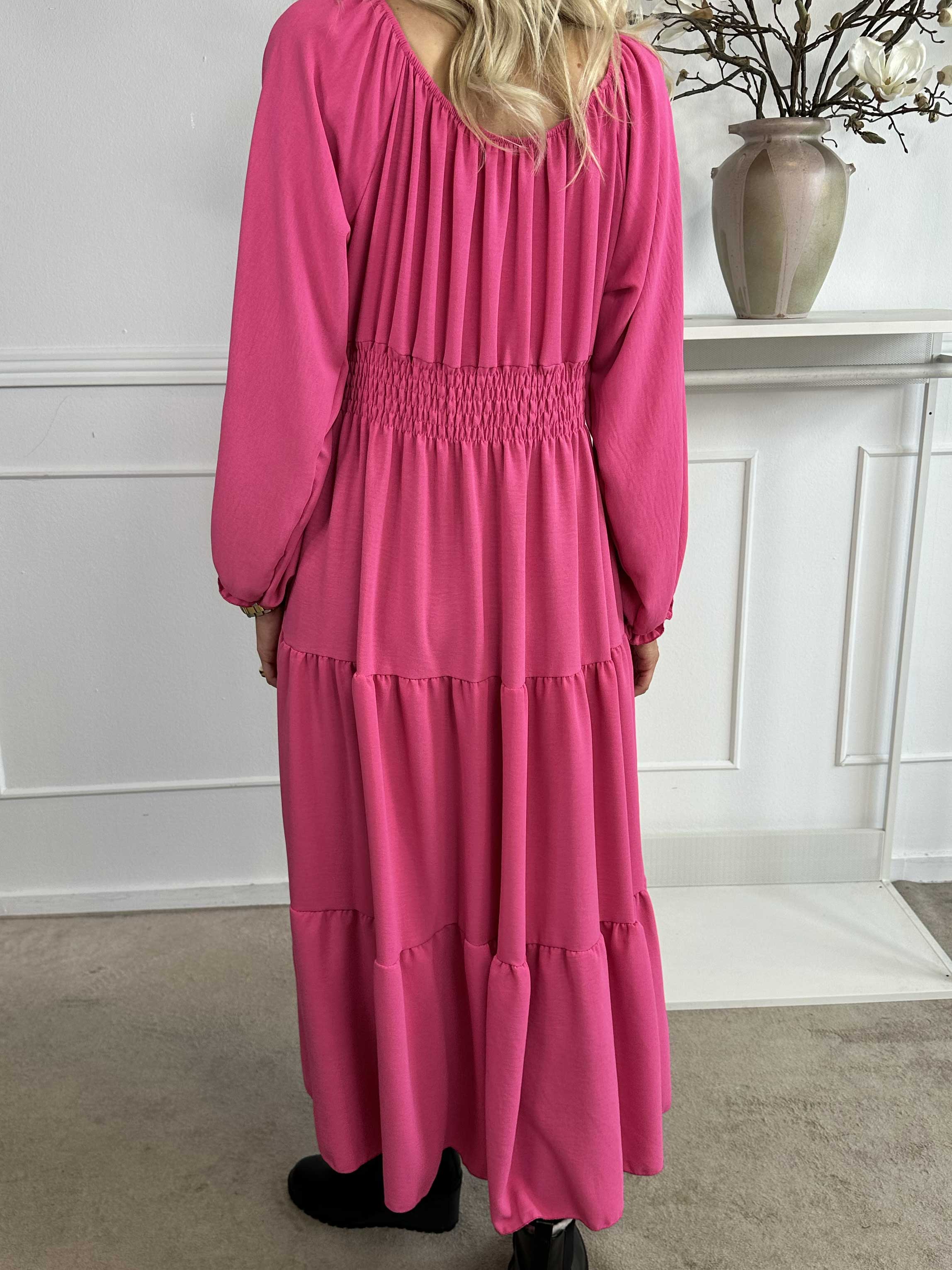 Midnight - Långklänning med smockad midja och guldknappar